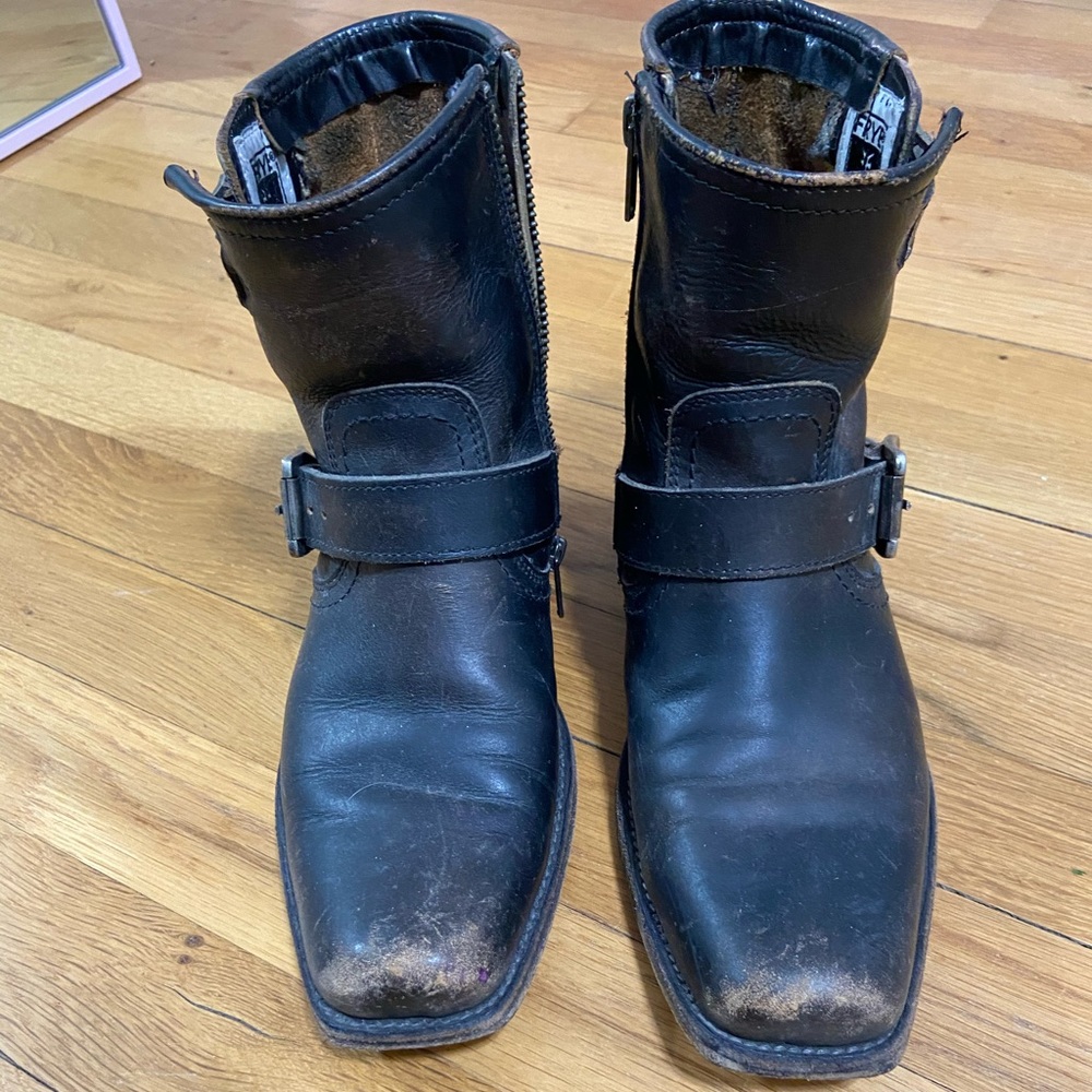 Frye moto boots distressed woman’s size 7